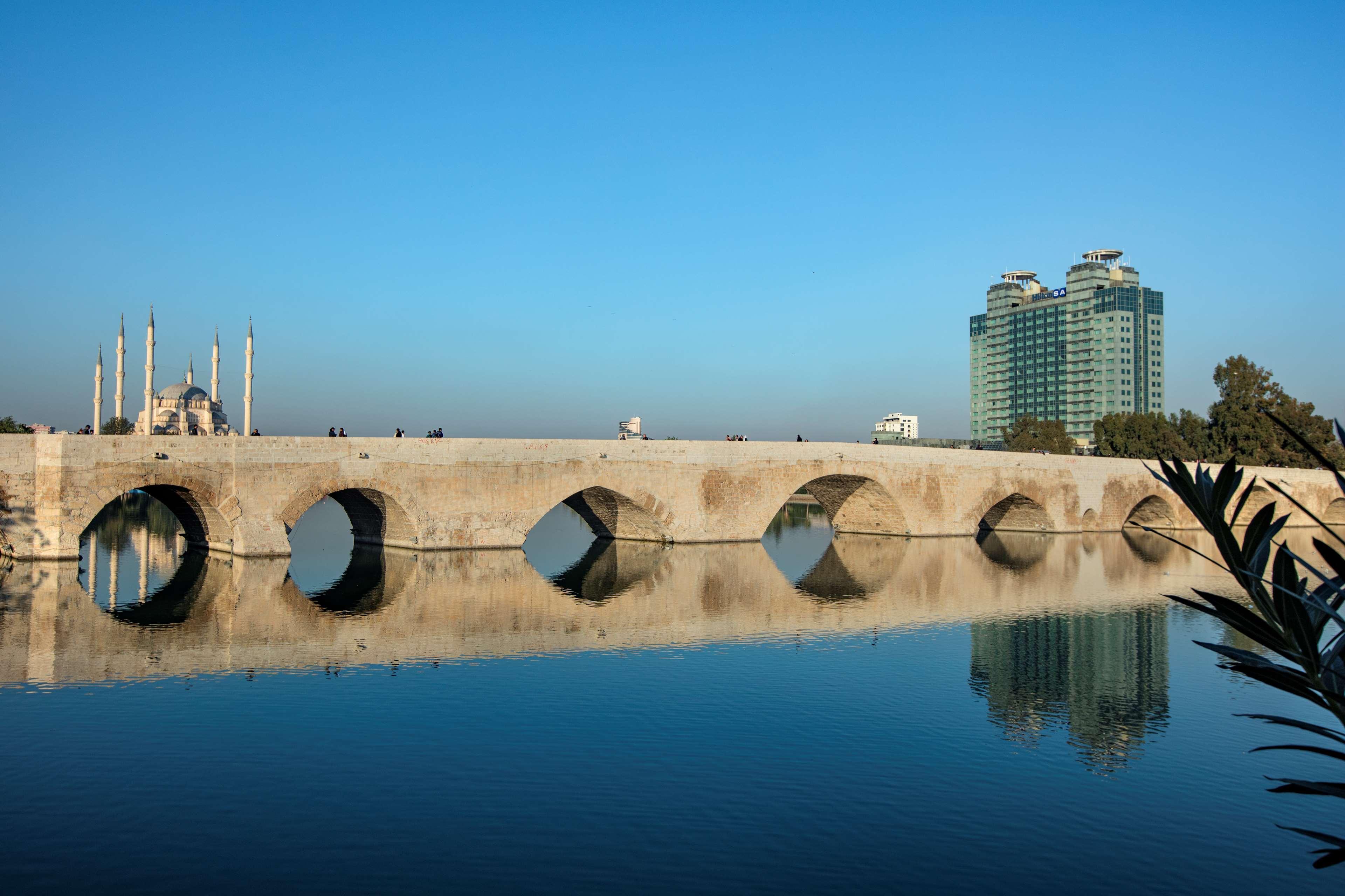 Adana Hiltonsa Hotel Luaran gambar